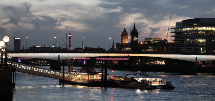 ロンドンブリッジ London Bridge Tanks London